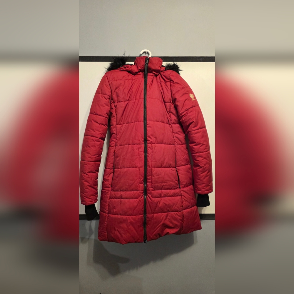 Kanuk Meteorite Womans Size Medium Red